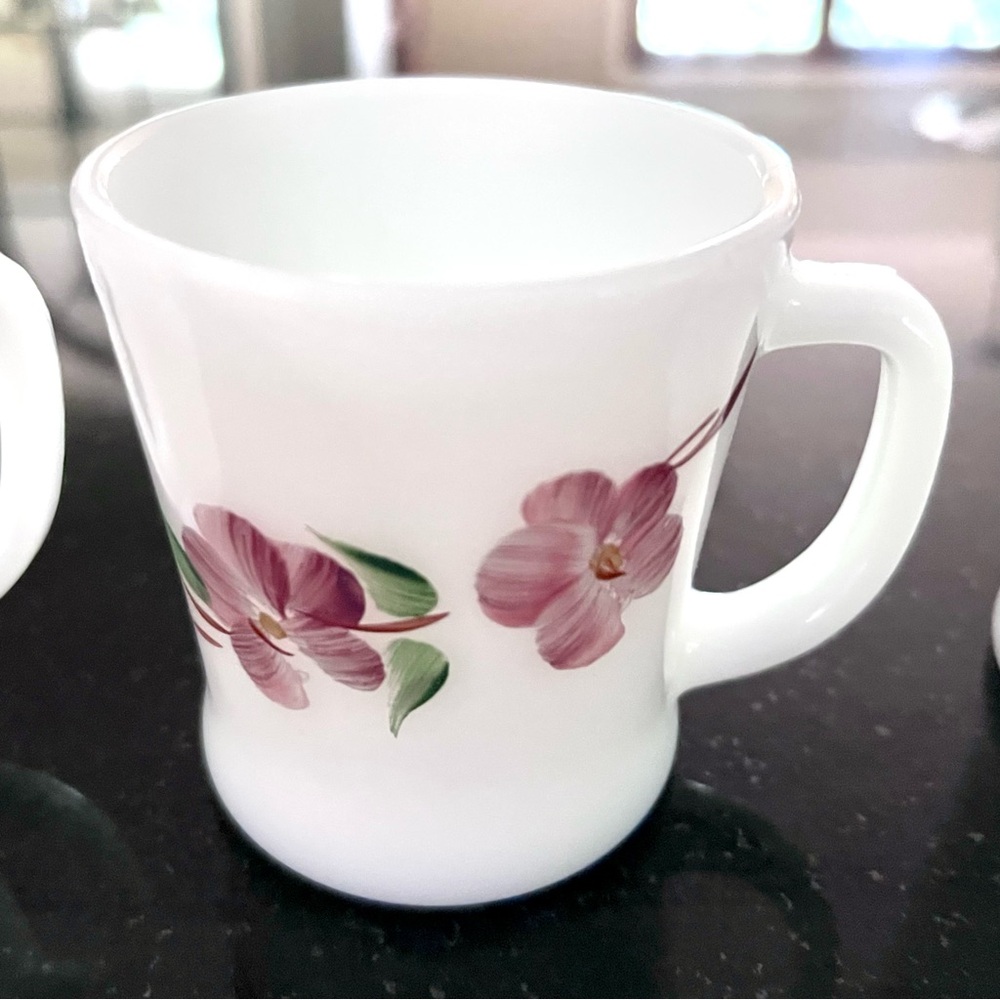 Vintage Fire King Hand Painted Peach Blossom Mugs (Set of 4) Excellent Condition - Picture 5 of 16